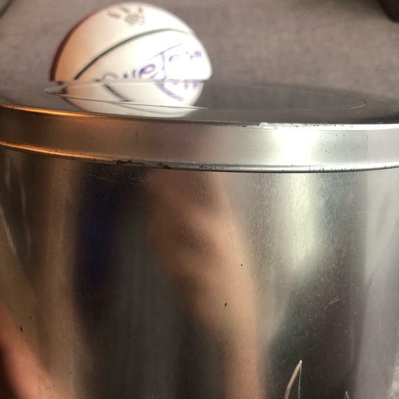 NBA Toronto Raptors “One Team” Mini Basketball - Picture 7 of 8